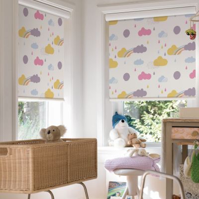 Dormitorio con Cortinas Infantiles